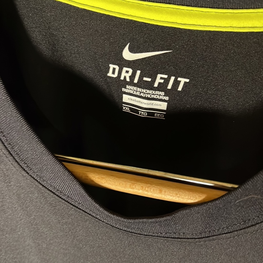 Nike NWT Mens Dri Fit Football Swoosh Tee Color Black Size XXL - Picture 4 of 5
